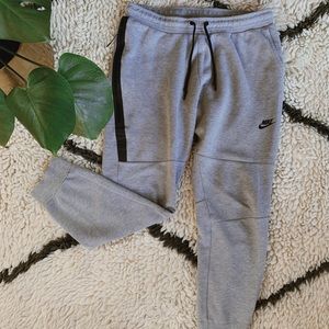 NIKE Men’s Sweats